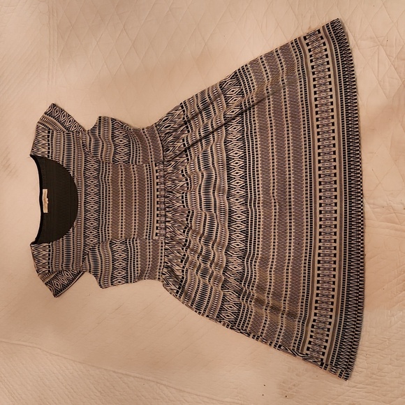 Rewind dress - Picture 1 of 4